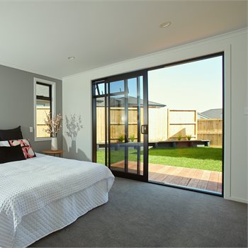 Trending Image Falcon Court