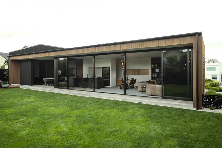 APL Architectural Series sliding doors opens the home right up