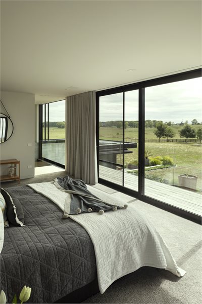 APL Architectural Series line the bedroom and maximise views